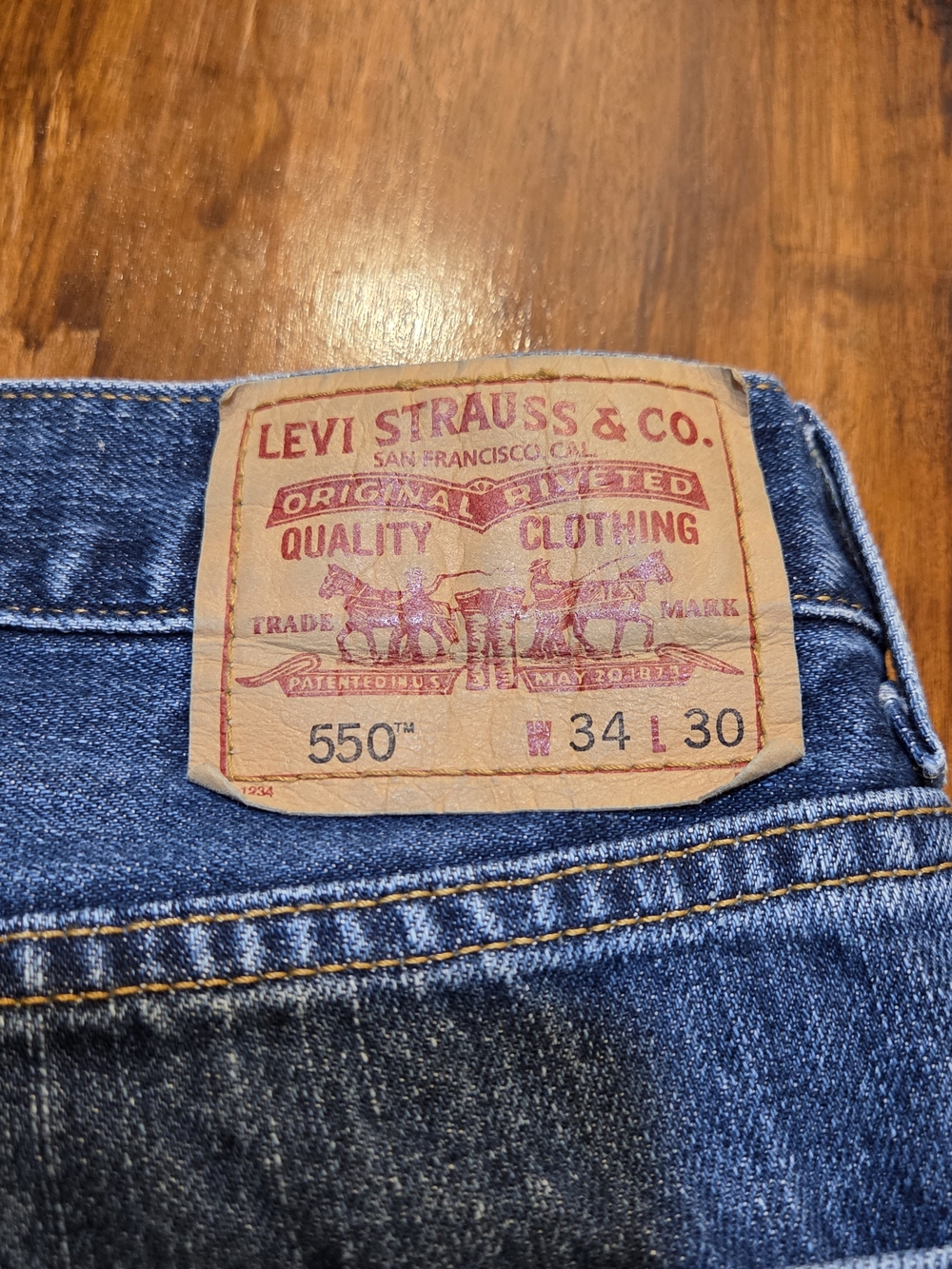 Men's Levi's 550 Relaxed Fit Jeans Size 34x30 Medium Wash y2k vintage Denim - Picture 6 of 7